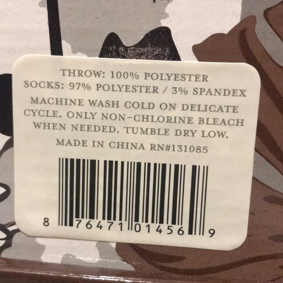 NIB Plush Throw & Sock Gift Set - Picture 6 of 6